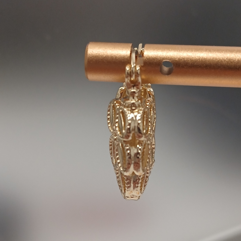 Nwot 18k Gold-plated Lace Style Filigree hoop earrings, By Pretty Bird - Picture 3 of 9